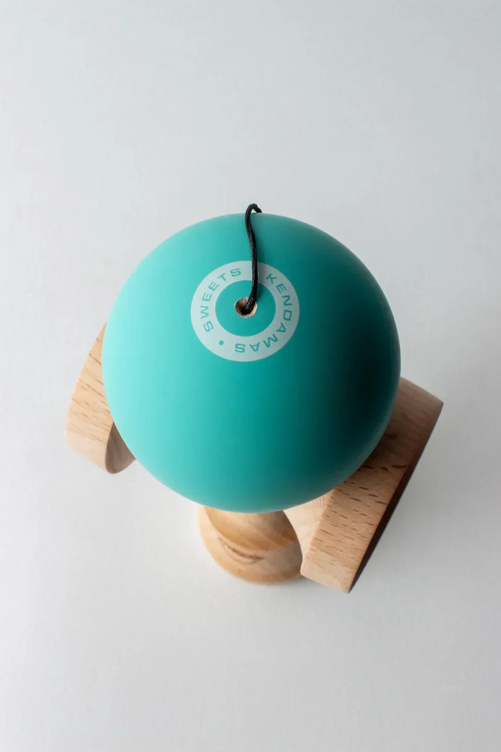 Sweets Kendama | Tracker Seafoam |